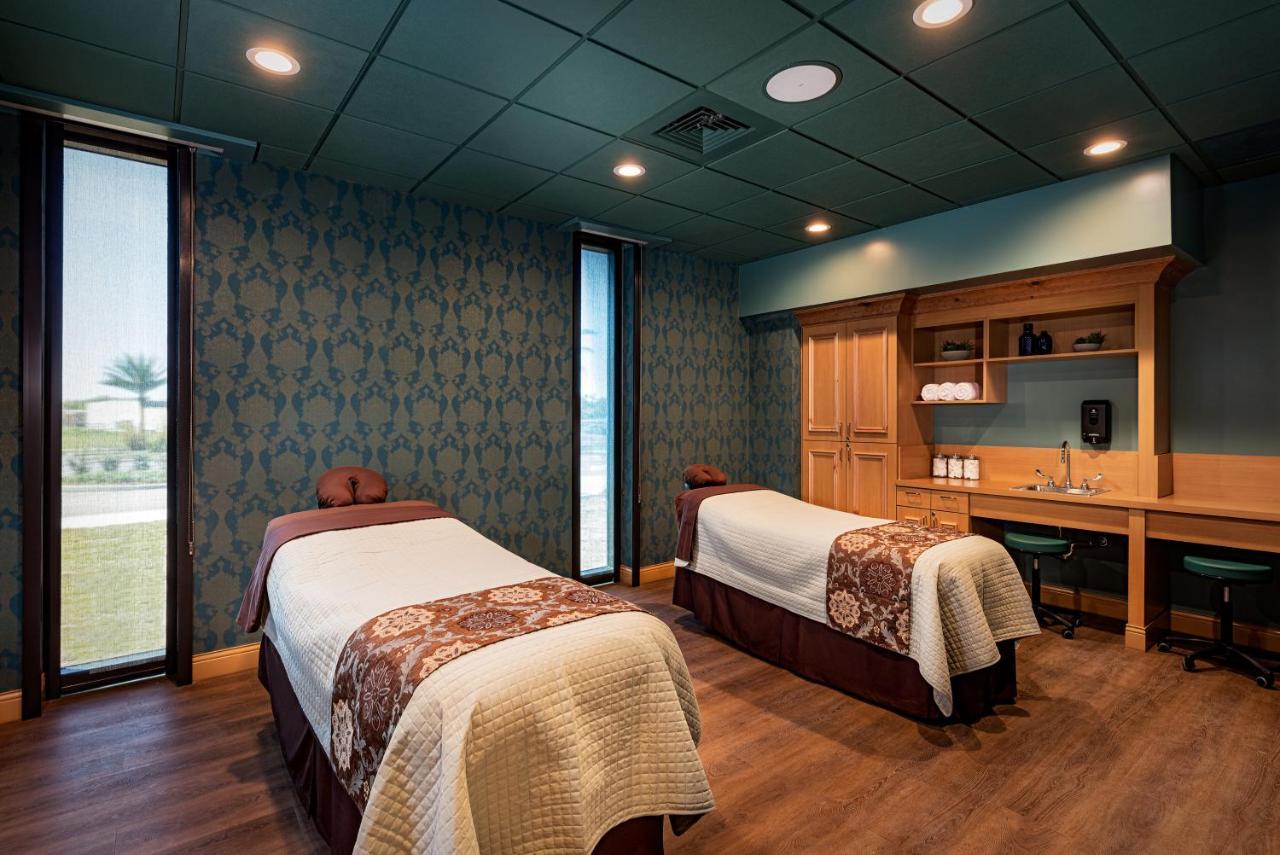 The Brownwood Hotel & Spa The Villages Bagian luar foto